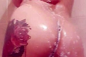 Big natural tits blonde amateur shower in pleasure