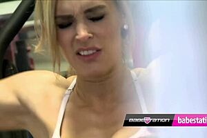Lesbian sex and pussy licking in HD video for blonde babes
