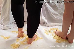 Footing fetish: Crush and grind with feet
