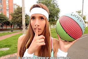 Masturbating Shemale: Check her get off in this solo delivery