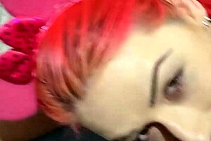 Prostitute Puta orgasms because the guys take her to give them oral sex including penis sucking