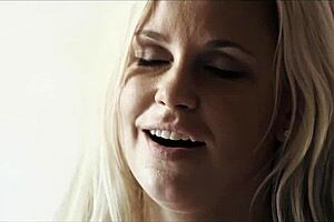 lesbian blonde milf licks brunette pussy