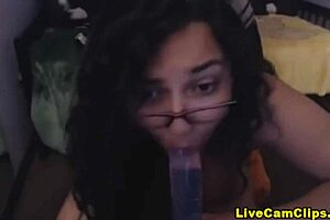 webcam curvy lil latina dottt is a sloppy toppy twerker 😏