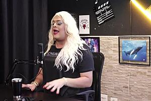 Lorrayne Lovely Trembles at Dating Idea, Craves Morning Sex as Submissive Woman