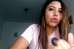 Latina Actress Sarah Rosa Disapproves Of Horny Men In Reality Vlog