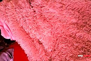 LATINA MILF STEPMOM'S BIG ASS POV GREETING