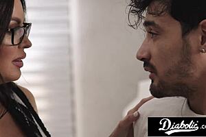 Kouřově horká milf tvrdě sání kokot