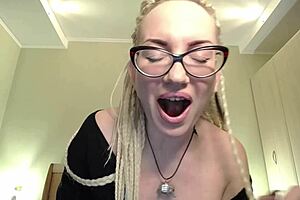 I can’t stop mocking this tiny 18+ dick today