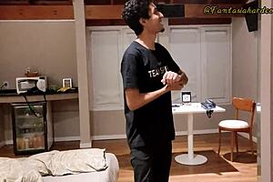 Mi amigo me viene a visitar y me dice para hacer una sesion de fotos y me termina pagando para follar gordita culona