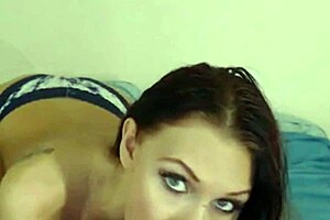 i'm watching this sexy webcam girl with perfect tits