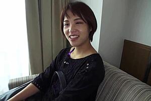 Asian slimning in bikini gets creampied