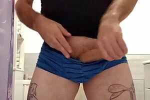 Quick pants drop leads to squirting orgasm with toys