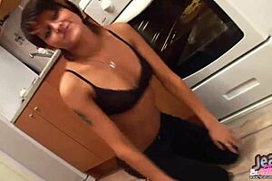 I CAN'T BELIEVE I GOT THESE TINY JEANS ON!