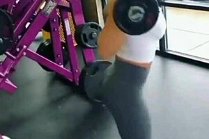 can wwe divas hold back from cumming in this challenge?