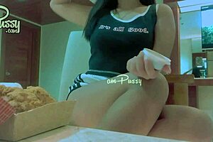 i enjoy a naked meal