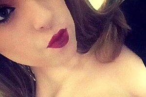 OMG, Kurz Tay is super sexy and cute solo! 😍