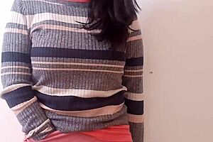 Latina Masturbating in Public!