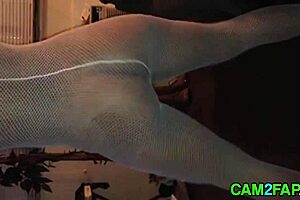 An ebony amateur flashes her ass freely in this black porn video.