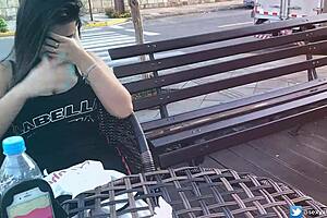 safada gozando em publico com brinquedo interativo public female orgasm interactive toy girl with remote vibe outside