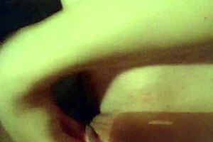 Amateur fingers to orgasm.