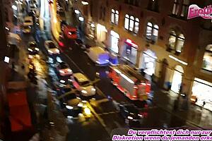 Публичный трах у окна с любительской парой и сырой подружкой