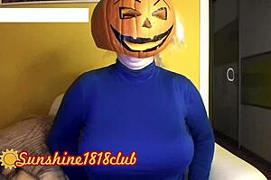 Happy halloween, pervs! Big boobs in pumpkin cam on 10 31.