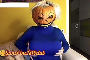Happy halloween, pervs! Big boobs in pumpkin cam on 10 31.