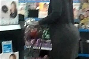 Super donk ebony gilf i skjult kjole