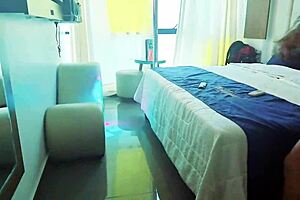 fui a un elegante hotel con mi amigo