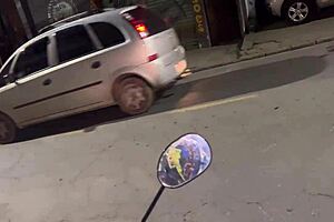 i sat on his dick riding the bike and showed my pussy and got so excited at the gym