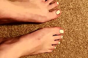 Exploring foot fetish in kinky couple scenarios