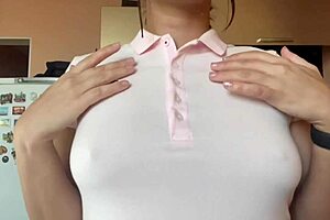 Athletic Pretty Teen Masturbates Solo in Fitness Session