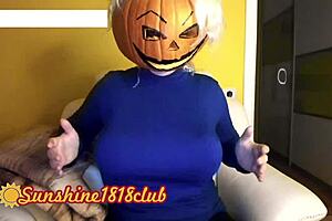 Happy halloween, pervs! Big boobs in pumpkin cam on 10 31.