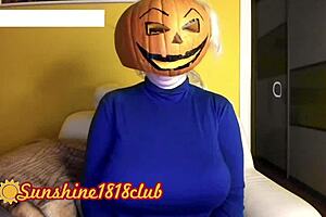 Happy halloween, pervs! Big boobs in pumpkin cam on 10 31.