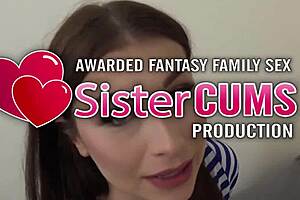 我在拳交我继妹的阴道，让她高潮