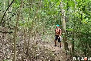 Hey, I hiked the trail and met a guy jerking off, couldn't resist and we came together