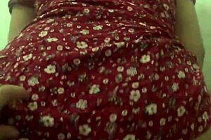 wow bajo falda de mi vecina y terminamos cogiendo duro