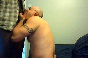 i love this interracial blowjob scene