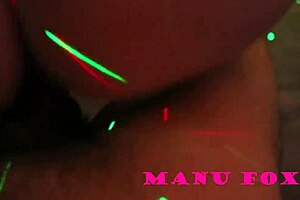 dando bucetinha no pole dance da boate