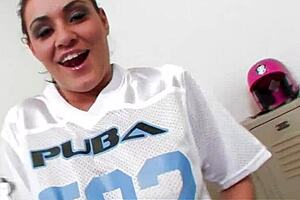 Bruce Venture Receives Double Blowjob