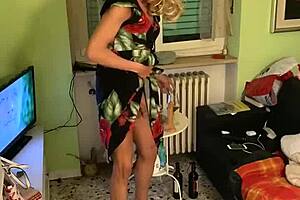 Shemale Ecaterina Pisses In Glass