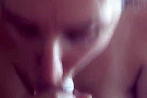 I love eating ass and sucking dick like a slutty petite amateur