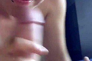 I love eating ass and sucking dick like a slutty petite amateur