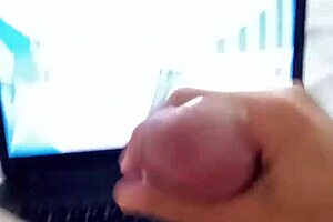 Assistindo Hentai E Gozando Gostoso