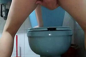I'm masturabting in the shower and squirting, sexy latina babe