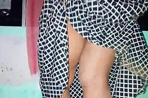 Indian Wife Dares to Go Naked on Hotel Lawn