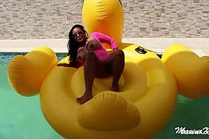 Maxine X shoves huge dildo into squirting pussy by pool