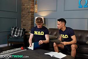 Hottie Pledges Des Irez and Max Lorde Suck Hard