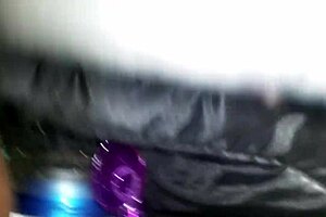 feet slave worships in bdsm session 😈