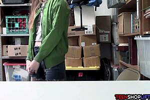 Teen 18+ Blows Mall Cop To Avoid Jail